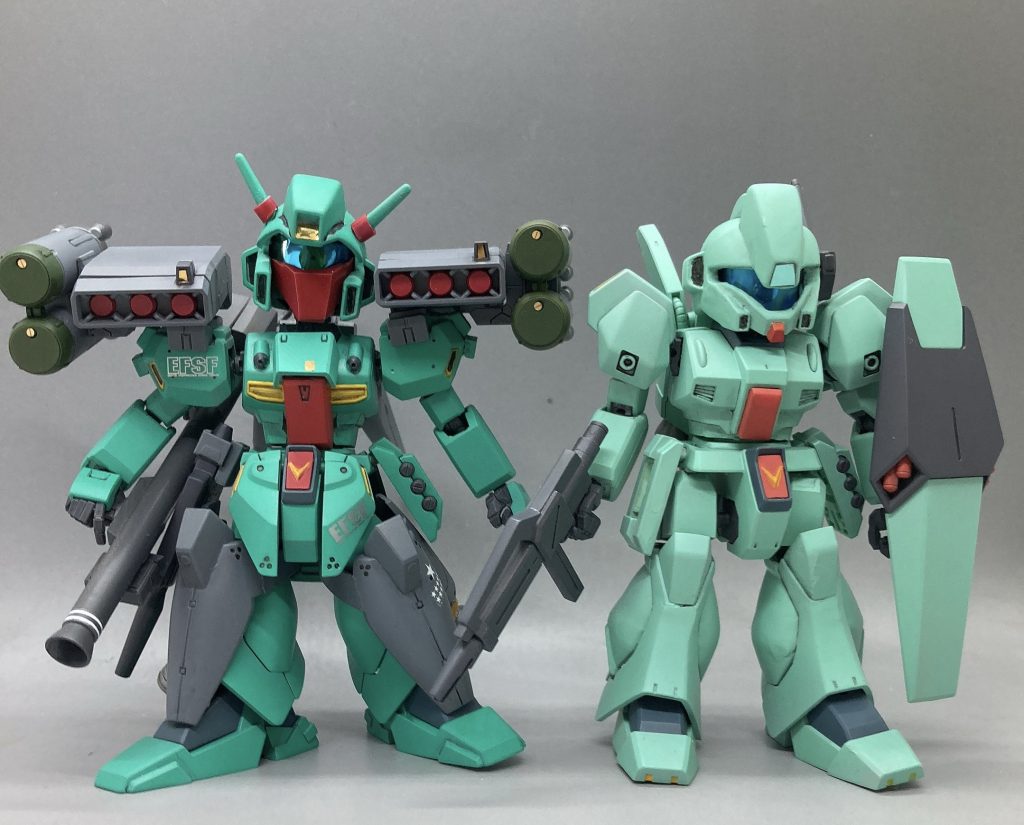 スタークジェガンとの並び本体の緑がうまく差別化できたと思います。ジェガンは無個性が個性みたいなところがあるので、あえてマーキングは一切貼りませんでした。