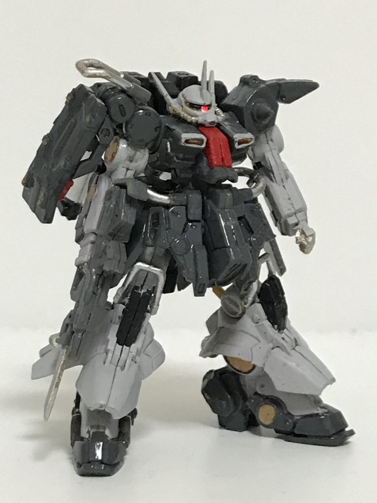 カラーレシピはこんな↓感じ。基本的にはクレオスのアクリジョンを使って筆塗りです。腕や脚: ベースホワイト+ニュートラルグレー(8:2くらいの割合)胴体、肩、シールド:グレー(ねずみ色)バックパック:ジャーマングレーバーニア、フック:シルバーモールド内:ゴールドコックピットハッチ、バーニア内:フラットレッド(これだけタミヤ)プロペラントタンク:ベースホワイトモノアイ:ベースホワイトの下地⇒蛍光ピンクスミ入れ:ウェザリングカラー レイヤーバイオレット、ガンダムマーカーグレー