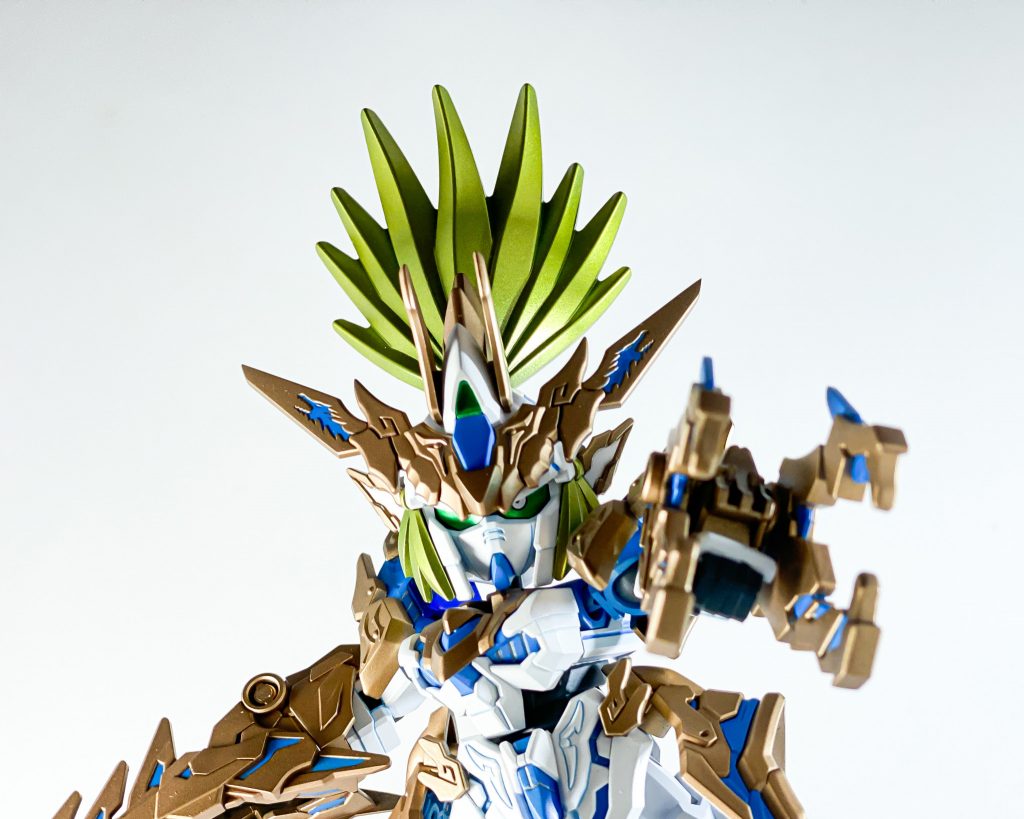 今回は特に金色にこだわりました。髪:ガイアコバルトブルー→クレオス  メタリックイエロー鎧:クレオス茶色→クレオス  レッドゴールド＋メタリックパープル