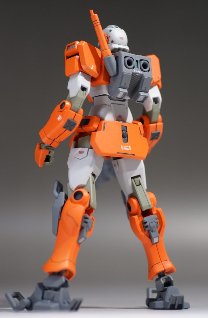 ハードポイントなどは市販パーツを埋め込み。