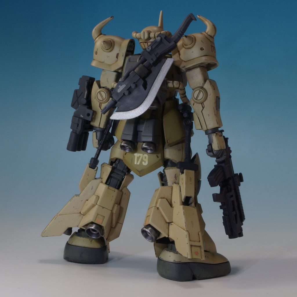 アクトザクのでかいヒートホークを背負わせてみました。