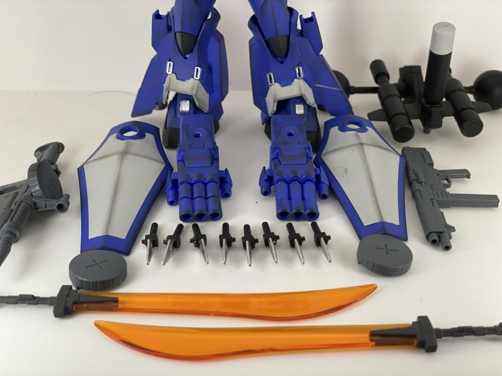 武装シールドに限らず機体は軽くウェザリングマスター、ススで汚しエッジを強調しています(当社比