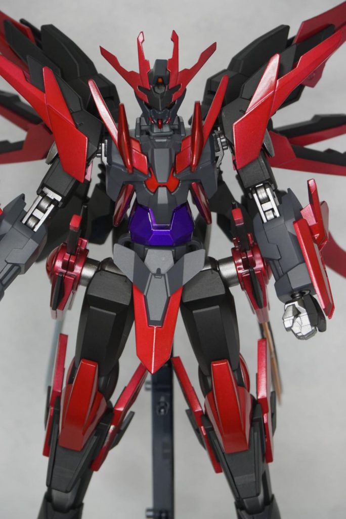 肉眼で見るとピンク色の様な色をしているのですが、カメラ越しだとどうも赤く映っています。撮影技術が乏しいのはご了承ください。