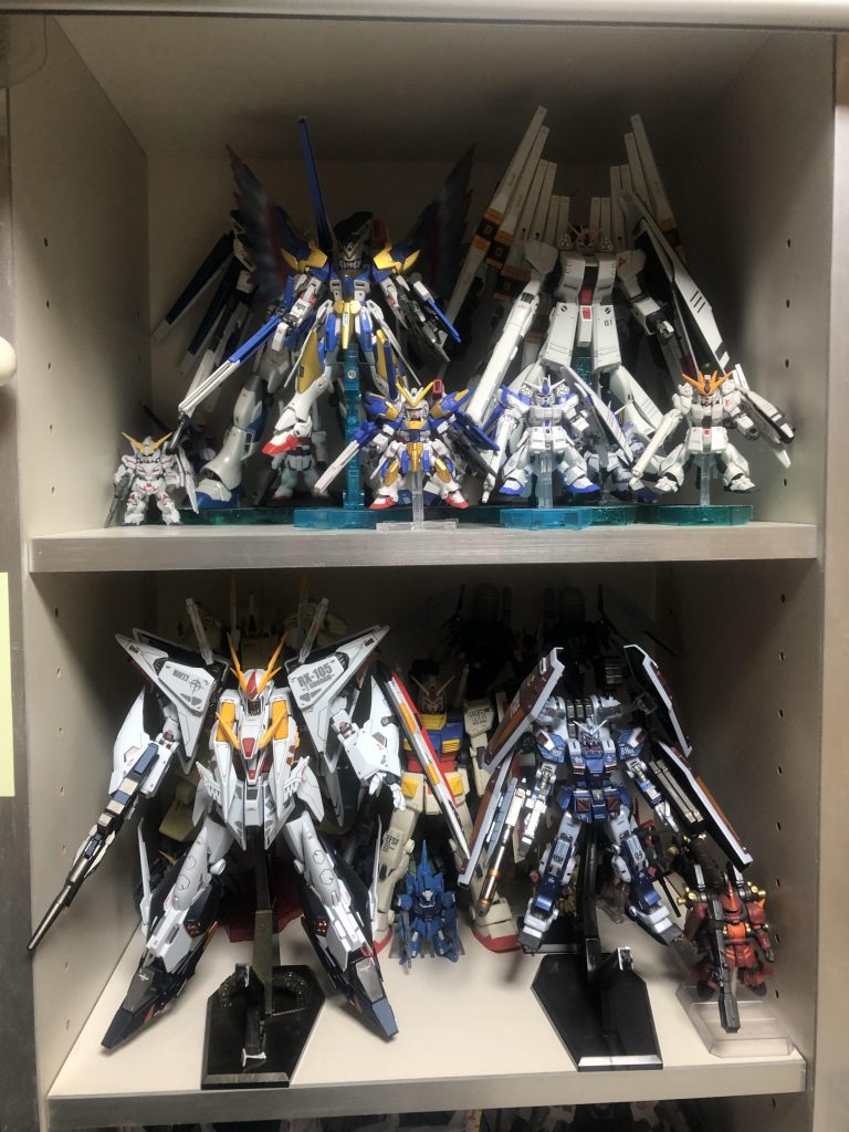 クスィーの横はガンダムフロント東京で僅かな期間しか販売されなかったスーパーレアキット、サンボル版フルアーマガンダム、メタリックグロスverです。ガンスタ内で投稿してるの僕だけなんで、ちょっと自慢です😄