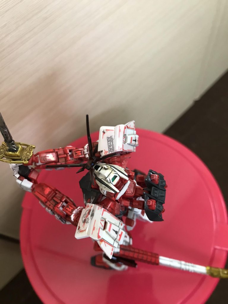 上からビームサーベルをストライカーにくっつけることで、分離を可能にしている