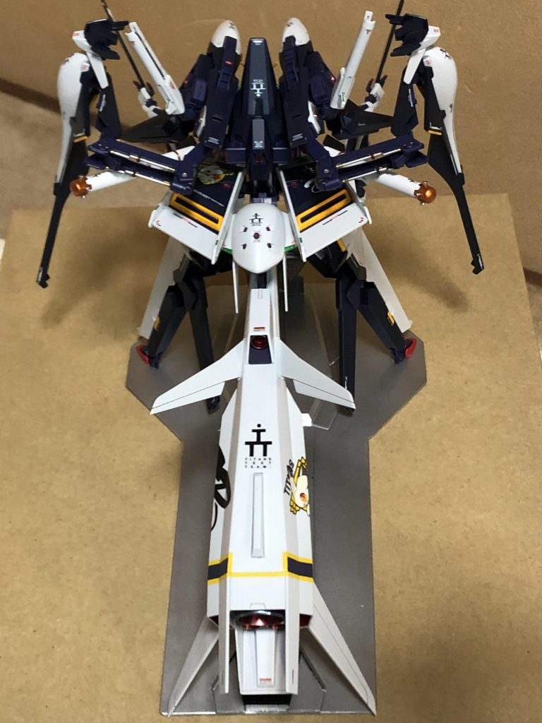 ブースターのカラーリングは初期のヘイズルのオマージュです。