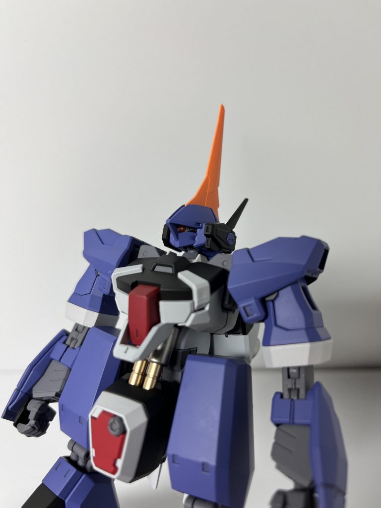 モノアイがなかなか綺麗に光ってくれなかったけどシリンダーやメインのカラーが綺麗に塗れたのでヨシ！