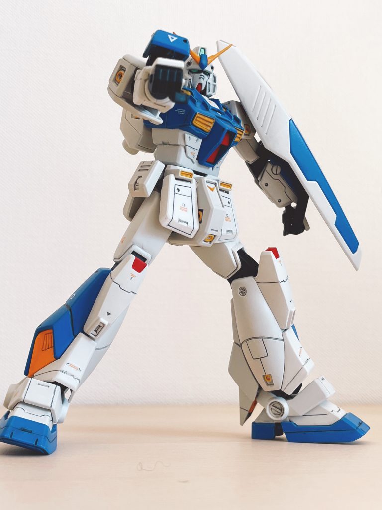 やっぱりALEXはこのポーズ。オリジナルより足の踵をかなり小さくして、その分ふくらはぎにバーニアを追加してみました。偶然、上手く組み合わさった感じです。