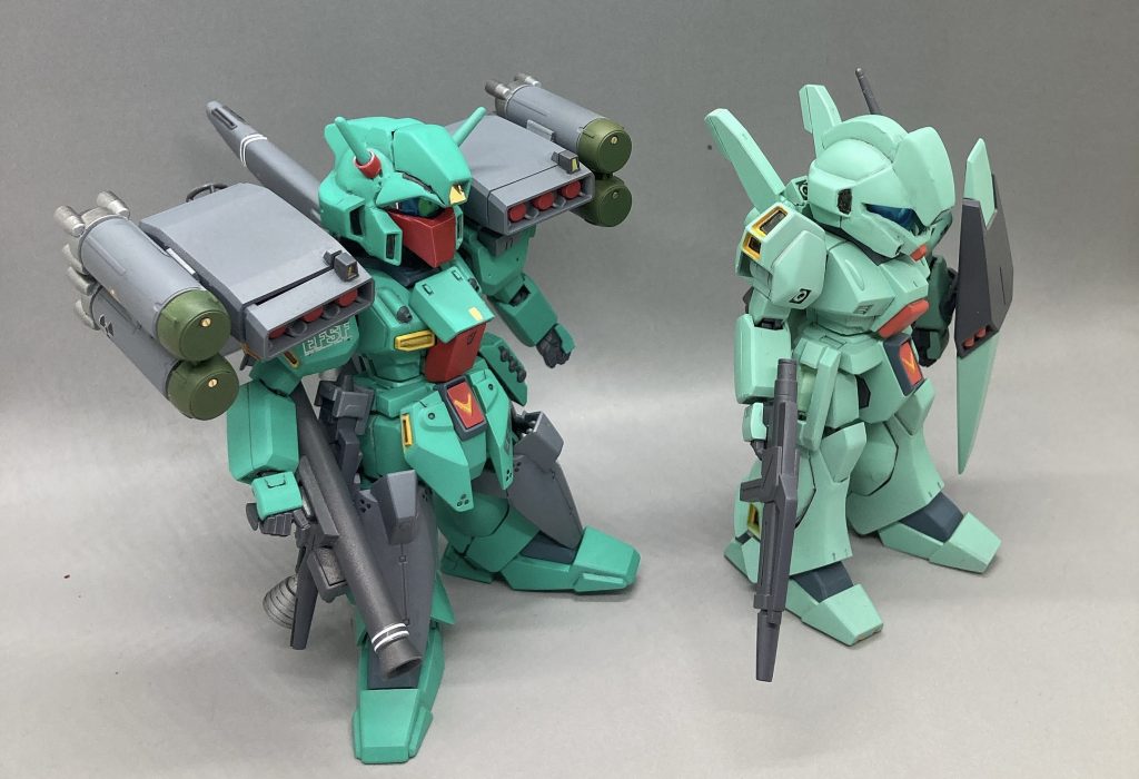 横から。ジェガンのシンプルさがわかると思います。次から制作過程です。