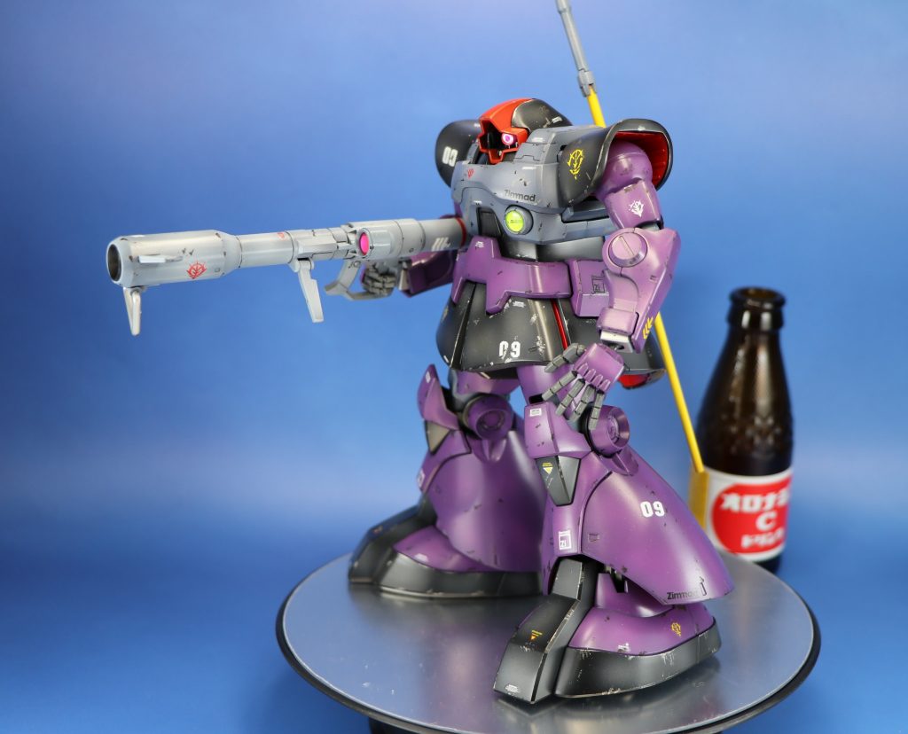 『ナンだテメー』とばかりにガンを飛ばしています。凶悪