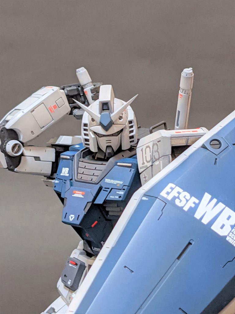 胸部はPGUを意識してディテールを変更。シールド・肩もうるさくならない程度にディテール変更してます。