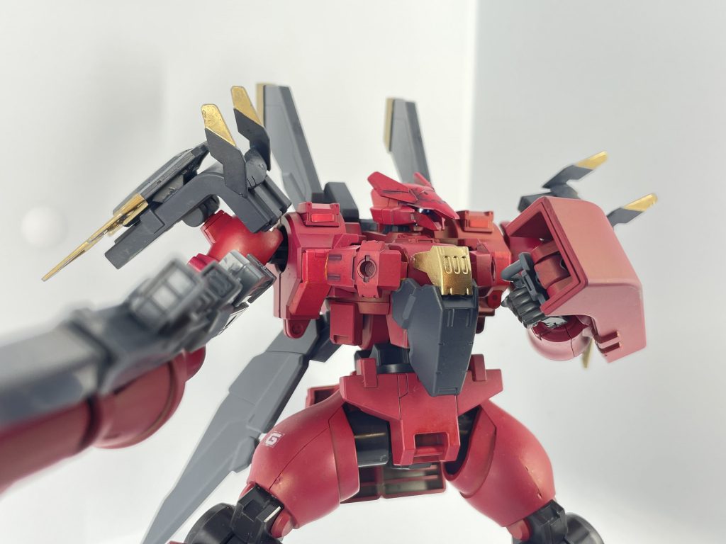 ライフル、ランス、サーベル、など基本武装の他にティエレンの武装なども使用可能