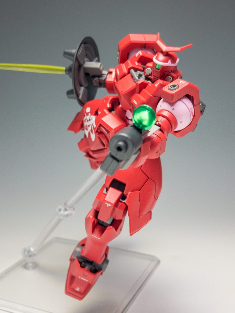 射撃ポーズ。基本的な武装は揃ってる上に、プラネイトディフェンサーで防御万全って、最強じゃないですか?