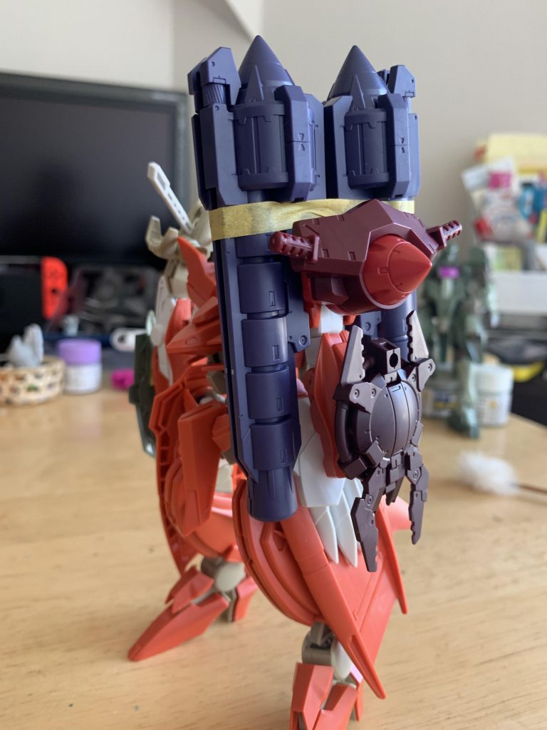 迷走期。最初は左肩に積むつもりでしたがボツ。動けない、顔見えない、バランス悪いの三重苦。