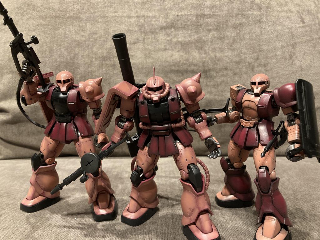 オリジン版シャアザク3兄弟揃い踏みです次回はキシリア機か量産型ザクⅡを予定