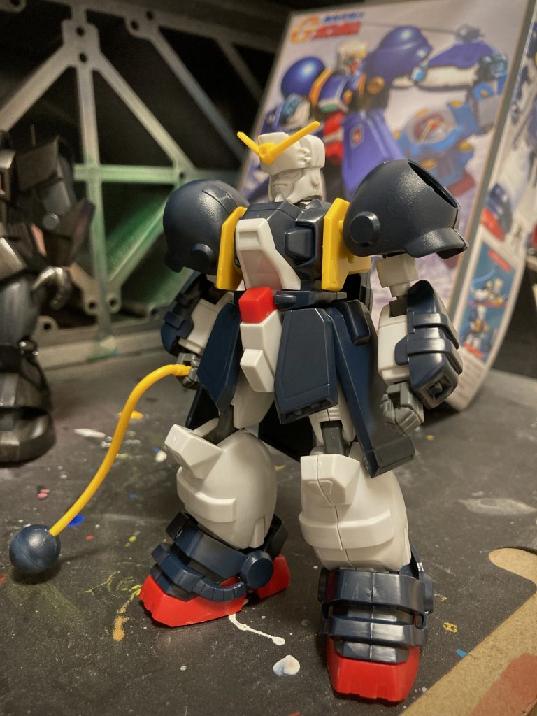 素組み時がこんな感じ。成形色でも大きな違和感はないですね。プロポーションも嫌いじゃない。むっちり。