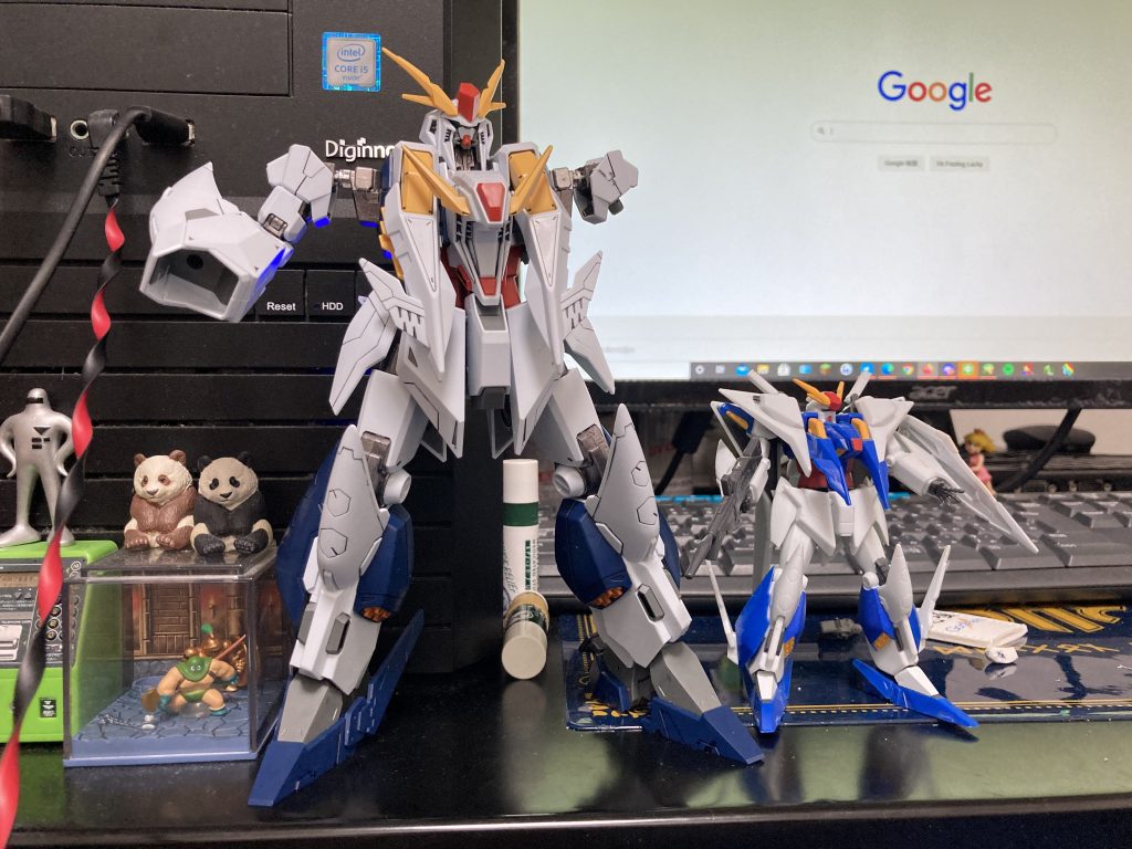 ユニバーサルユニットΞとのサイズ比較