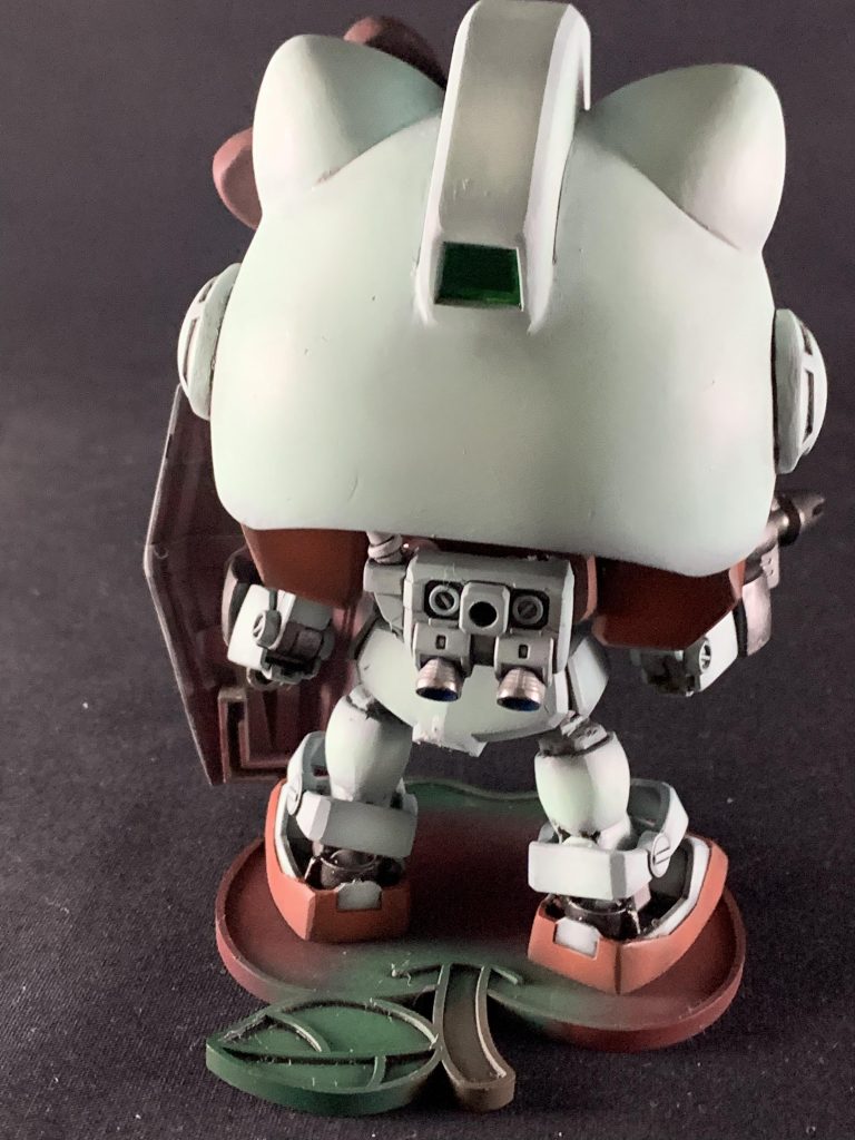 各部肉抜き穴をパテで埋めてモールドが入っているとカッコ良くなり過ぎてしまうので出来るだけオミットし弱々しくしました👍そこがジムの魅力だと思います😊