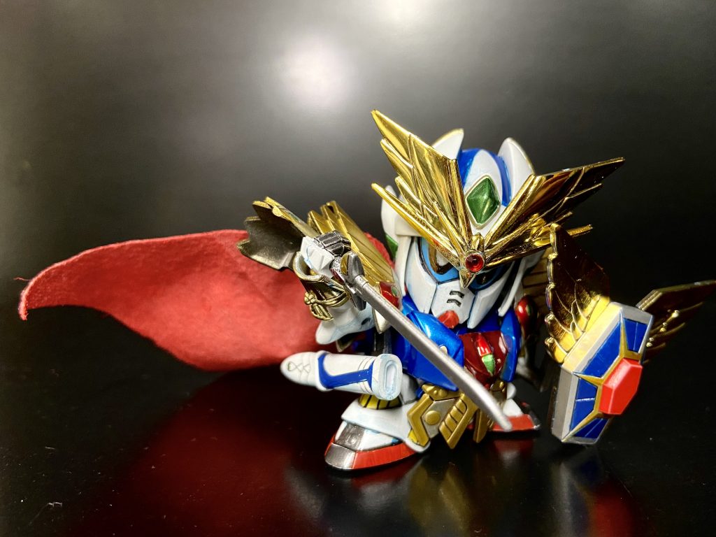 半固定でハッタリポージングです^ ^旧BB戦士はその体型のままでは可動は難しいので、いかにハッタリ効かせるかで遊びました!右腕、右足の接続位置を変更して、右手首に回転軸を設けた意外は完全にキットままです^ ^かっちょいいキットです!