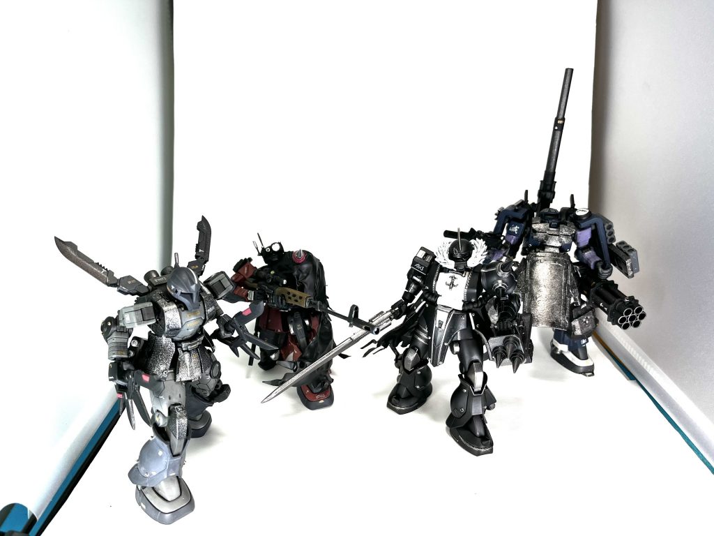 というわけで4体目のザクレンジャー、完成です。前作から撮影ブースも整え、友達に写真を送る時の見栄えを気にし始めた時期でした。いつもと違ってキャラクターをモチーフにしているので、大好きなデカールは貼らずに終了しましたが。これはこれで気に入ってます。というわけで以上となります！よろしければいいね！コメント等よろしくお願いします！また、他のザクレンジャーもよろしければご覧ください！