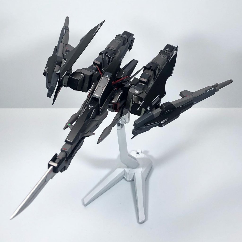 完全変形します。ただ、塗装は剥げます。。。 