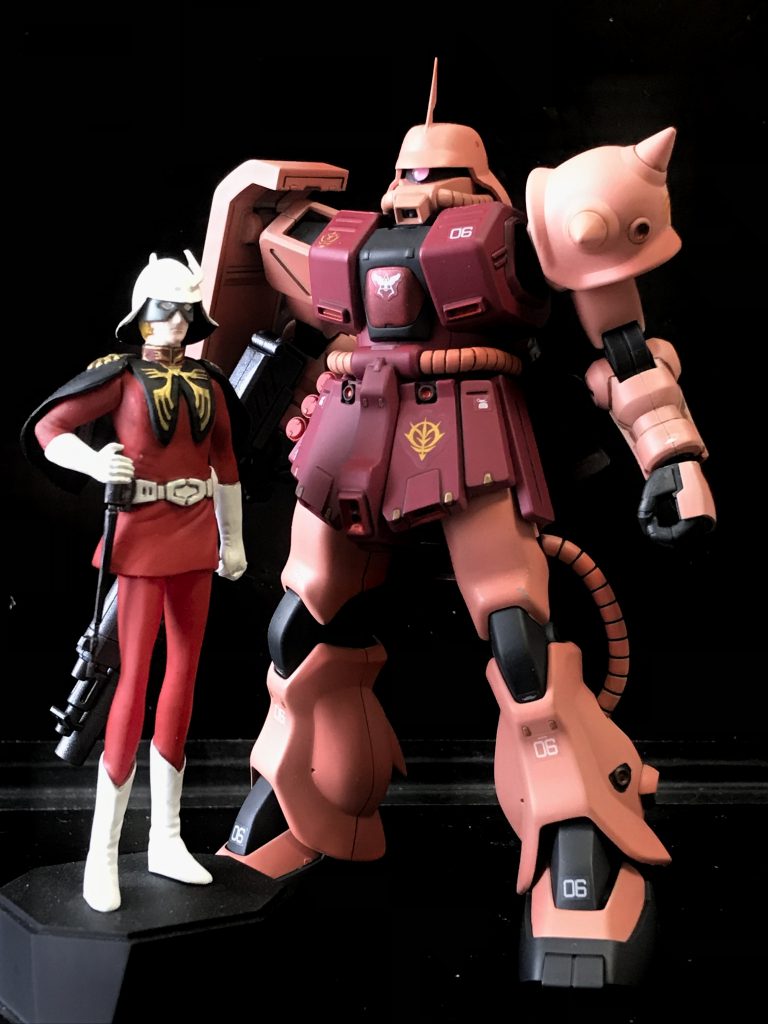 シャアも喜んでいます(^^)おそらくこの機体の頃シャアはゲルググに乗っていましたから、あえてザクを使うことは無いと思いますが…。予備機としていつも用意はしていた、とかいう設定で(^^)