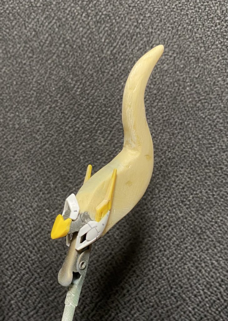 頭部製作に関しては、アルセウス感を出す為にあえてエポキシパテを使って曲線感を強めています完全に機械っぽくするのも考えたのですが、少し生物味があるほうが作られた神があるかと思いこのようにしました