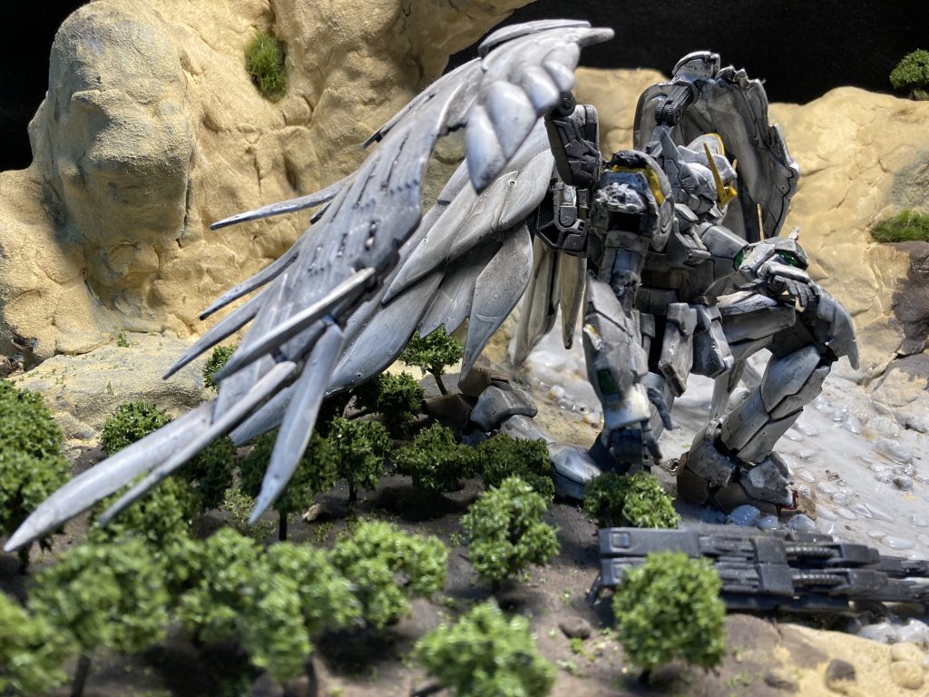 横からです。デン！デン！デン！分からない人はガンダムWの２期目のOPを見ましょう。