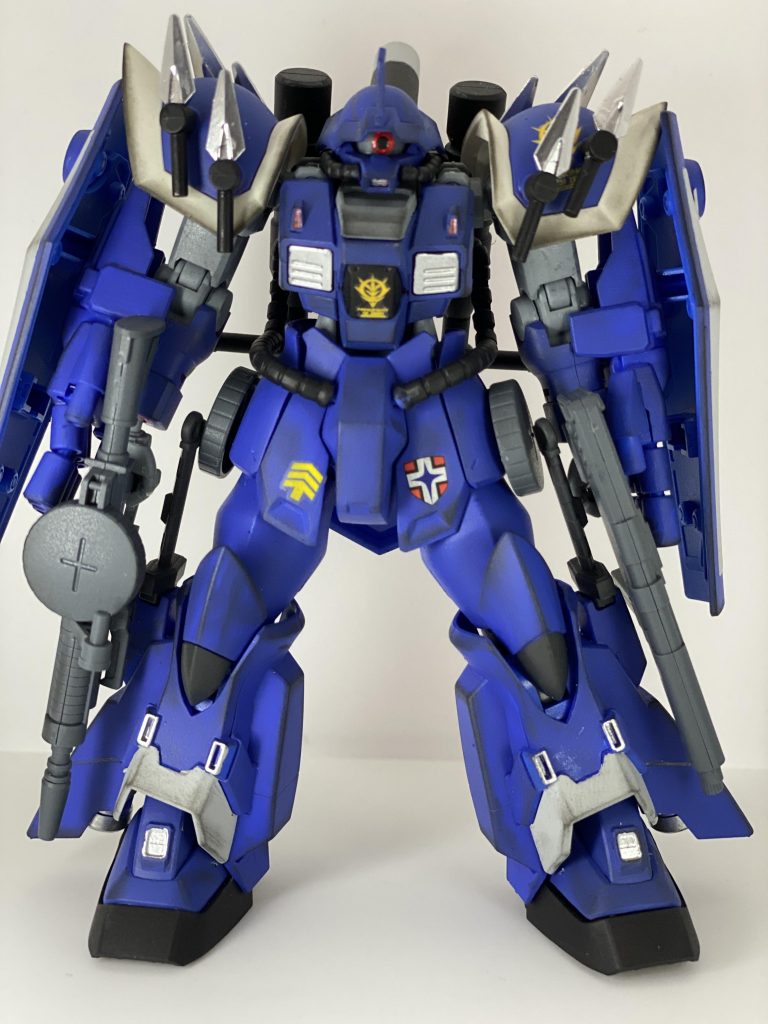 フル装備正面モノアイはルアー用のアイシール3mmがピッタリサイズだったのでディテールアップとして使用しましたルアー用だけあって生々しく禍々しいリアルな目力に…