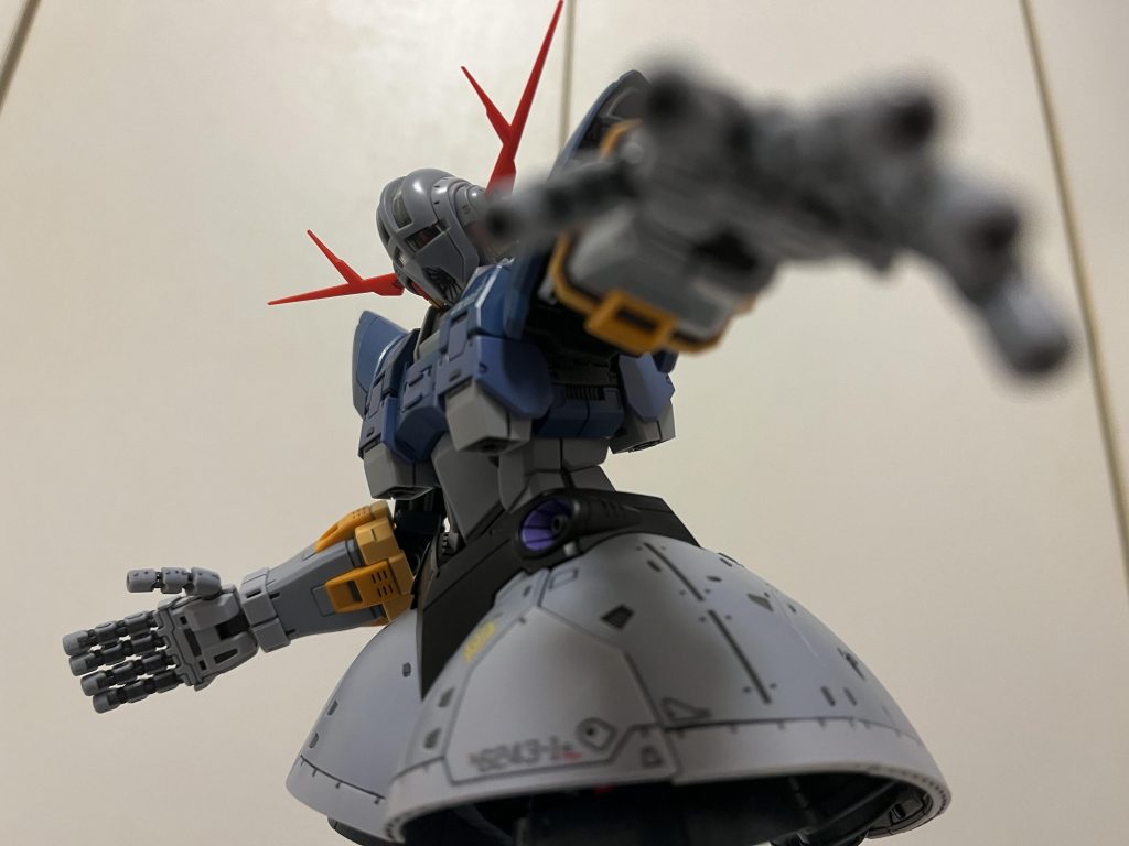 実はこのRGの宣伝写真を見て初めてジオングをカッコいいと思いました。まあつまり、それまではクソダサMSだと思っていたってことですね。でもまあ、ダサさ込みで好きでしたけど