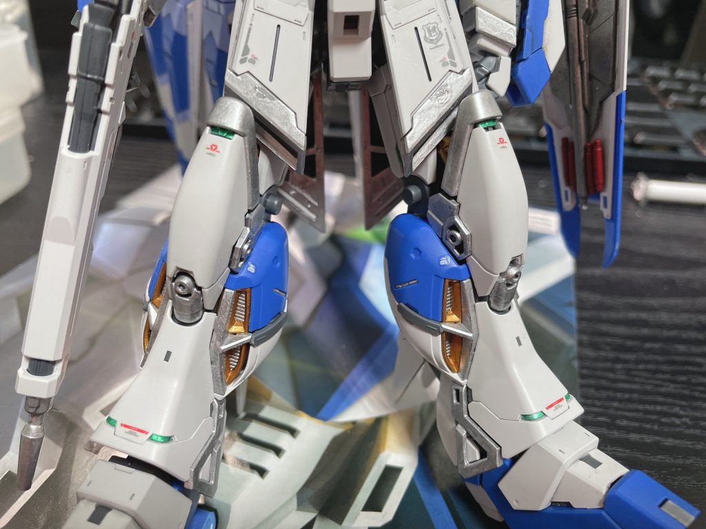 プラスして、サイコフレーム緑の露出部を塗り、リッチな感じにし、大満足です