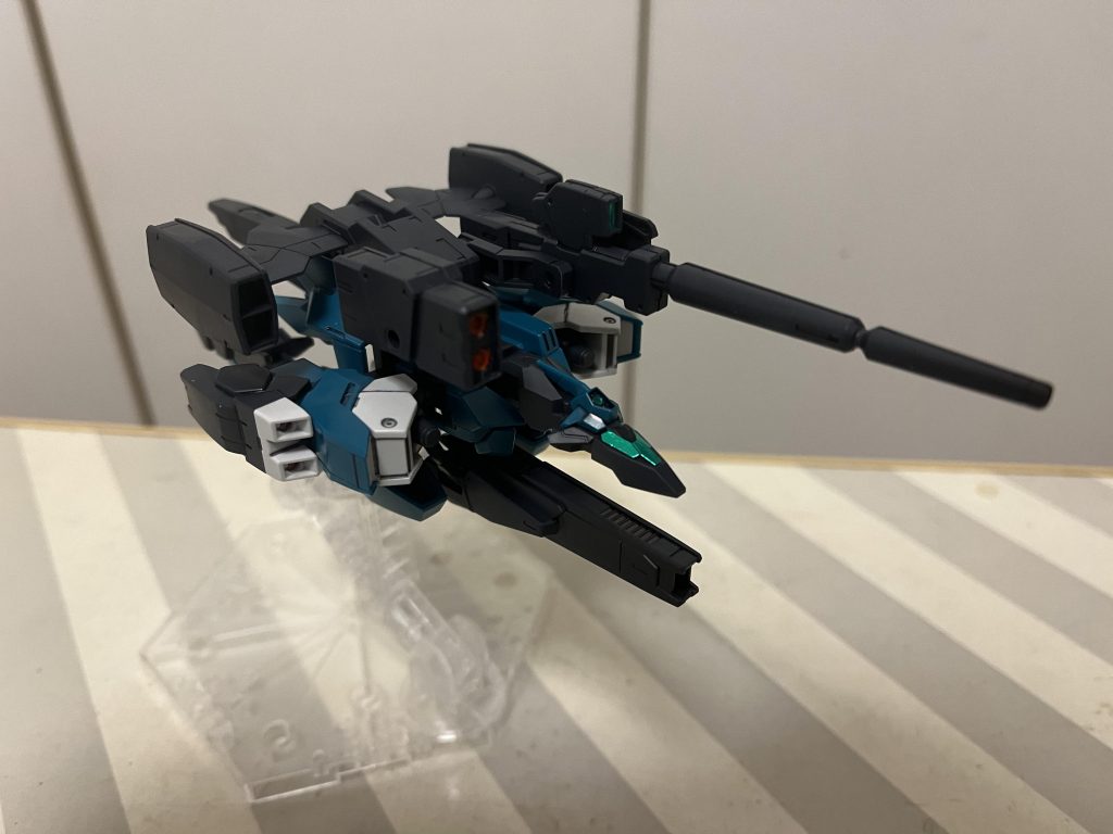 アーマー単体。ミサイルのみ部分塗装。後は雑な墨入れのみ。尚、ウェポンは説明書の通りには付けてません。多分こっちの方がカッコいいし、何よりパーツの付け替え無しでウェポンをユニットに装着出来ます。