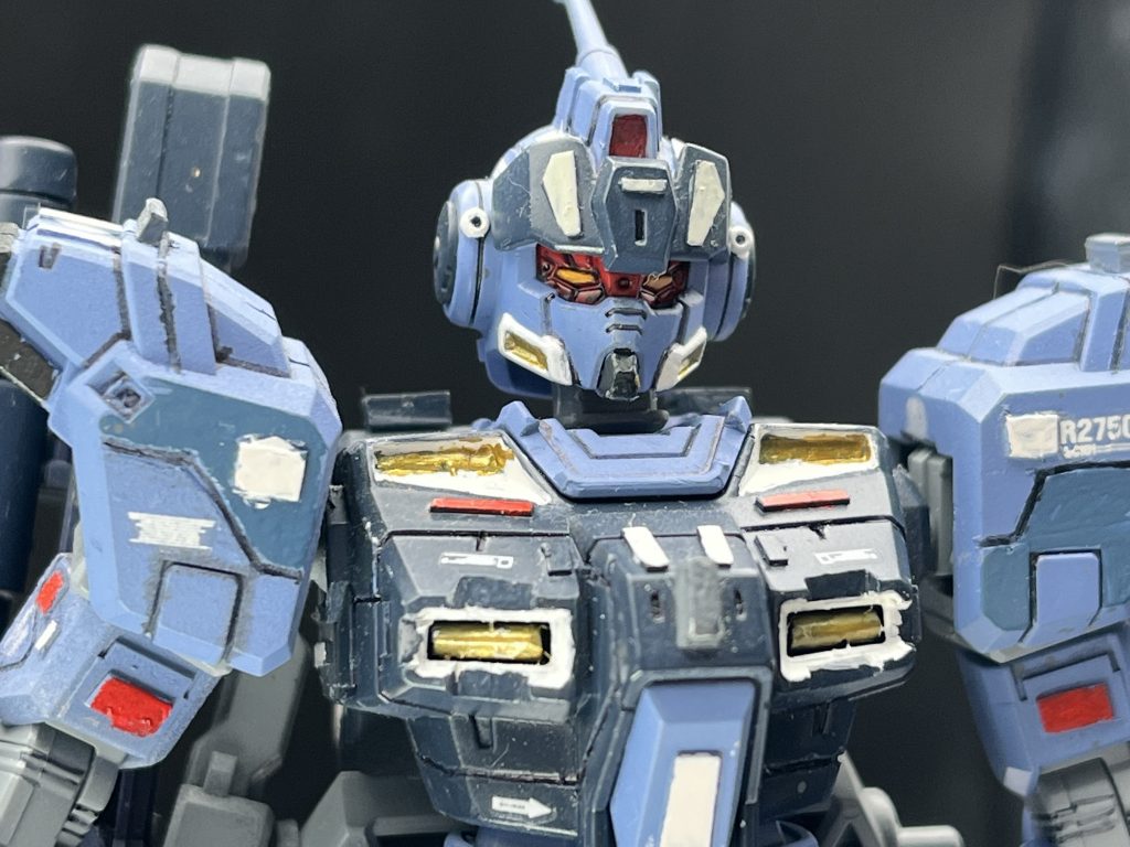 バイザーを透明にした代わりにハデス使用時は複眼周りが赤く発光する設定に自分の中でしました!!中々グロくないですか???悪魔の兵器感が出せたと思い個人的にはかなり満足してます笑