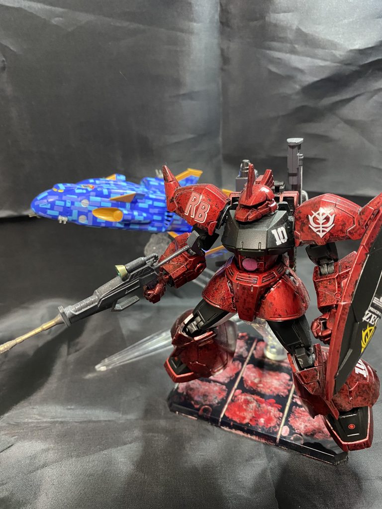 以前製作したジョニーゲルググと共に