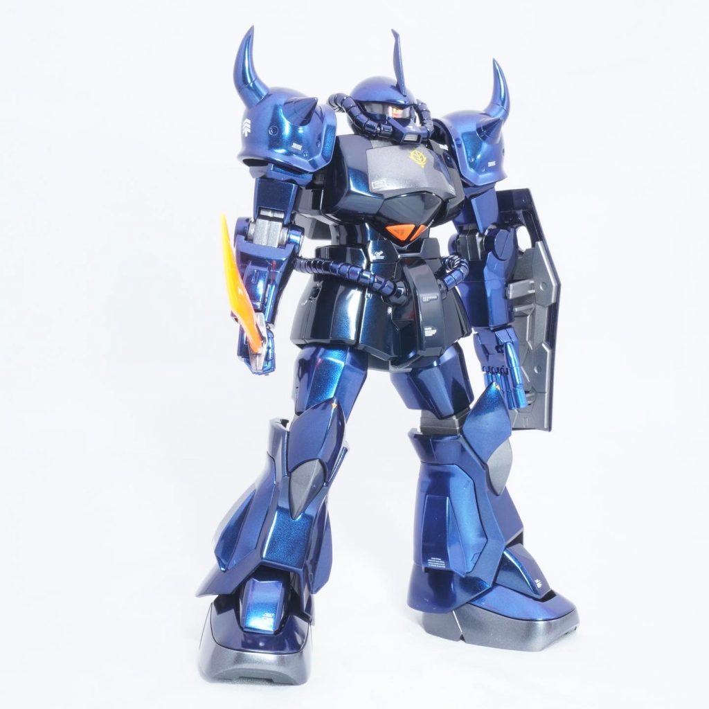 青色はクレオスのクリスタルカラーのサファイアブルーです。値段の割にいい色が出るのでお気に入りです。