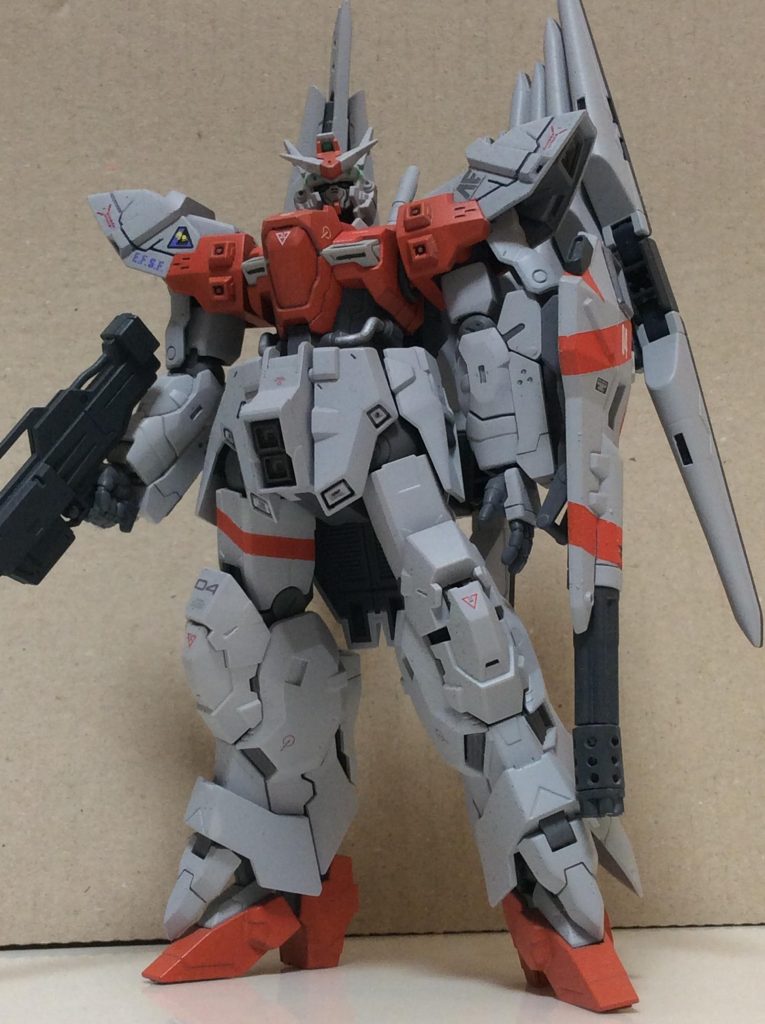 オレンジの機体色とメガビーム砲がお気に入りです。