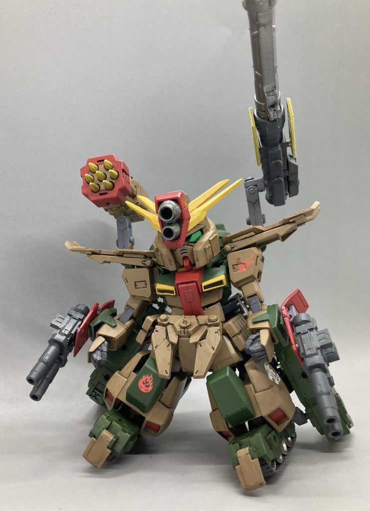 さらに脚部に増加キャタピラを取り付けた後、