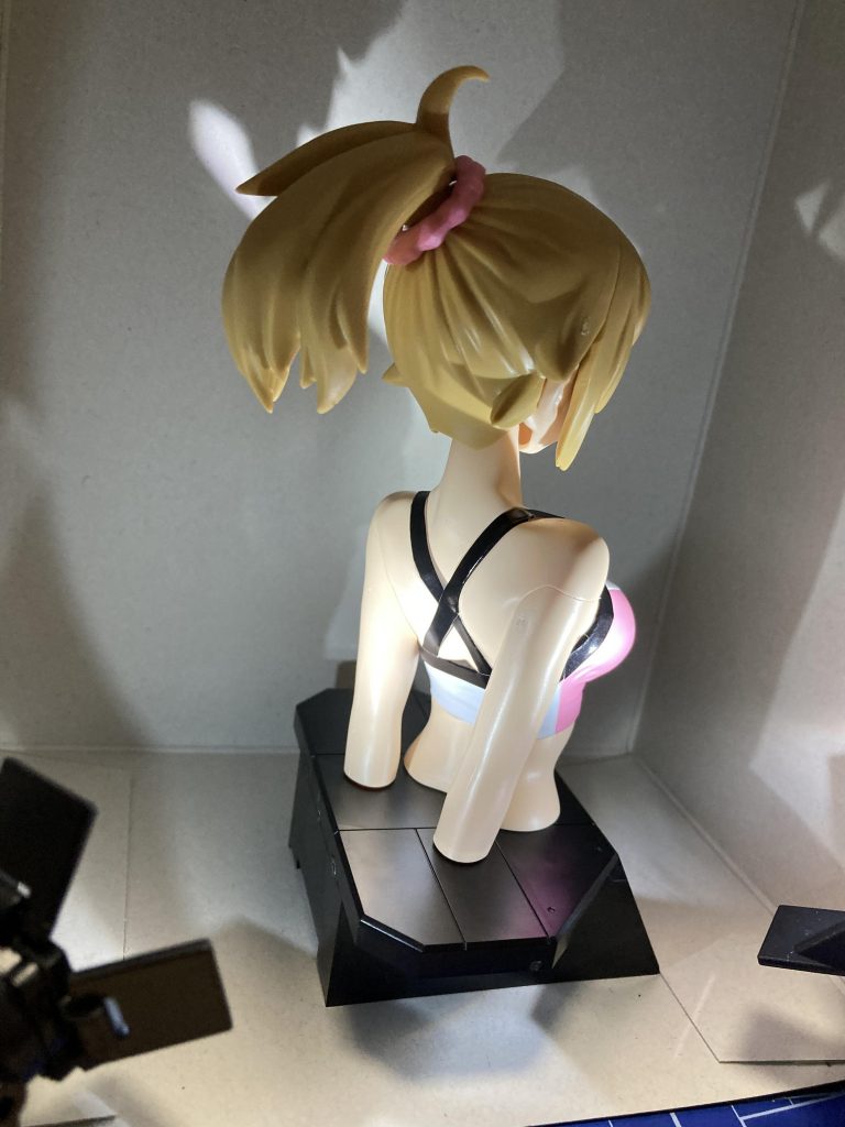 うん、なかなかにセクシーですなぁ。でも服の黒い所のシール貼りが結構難しかったから、そこは減点ポイントかな