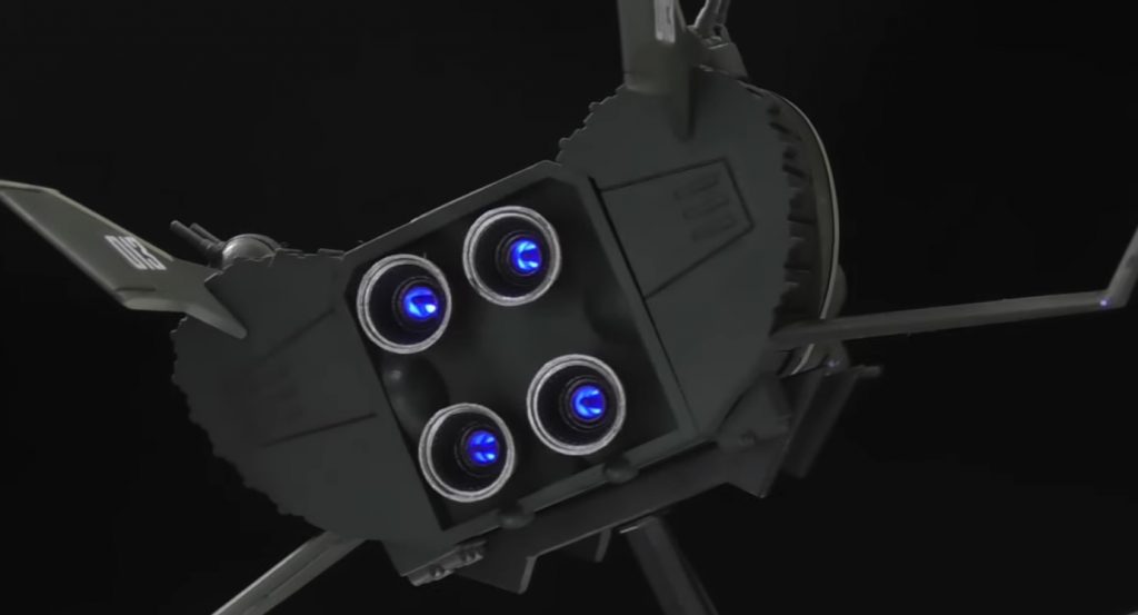 バーニアも点灯します。右舷エンジンがズレているのはご愛嬌です😅