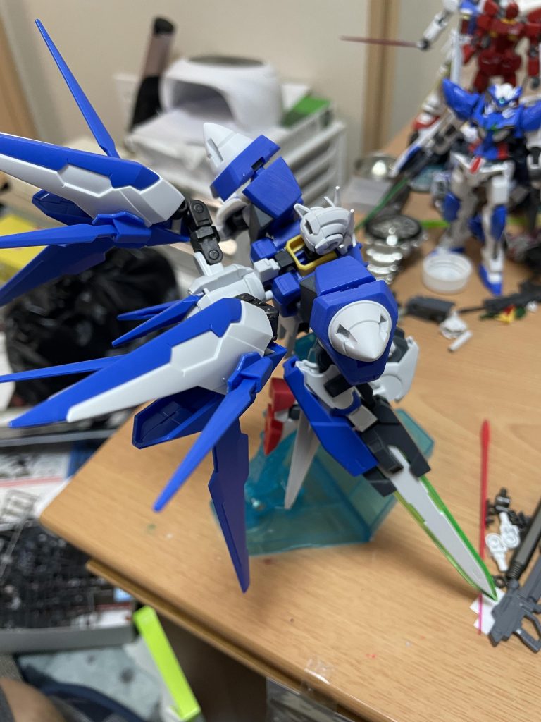 ちなみにこんな感じでポリキャップをきつめに調整して仮止めしてます(笑)