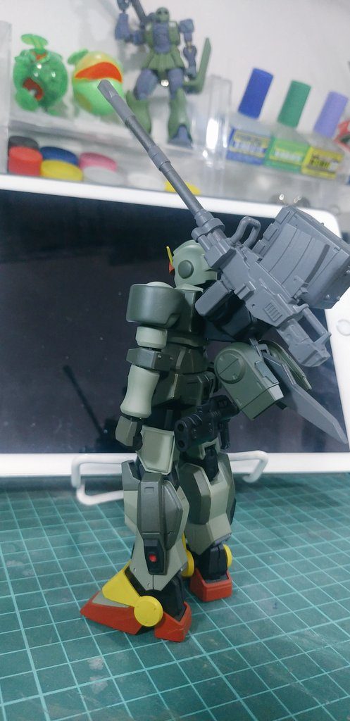 いい感じにバランス取れたかなと思います。延長工作などはしていませんが、腿アーマーのみスクラッチです( ^^)