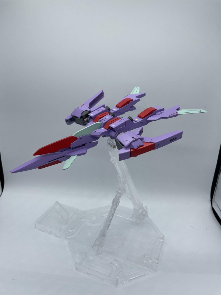 リ・ガズィ・カスタムのバックパックの配色を参考に塗装しましたけど、意外と薄紫と赤って違和感感じませんでした。