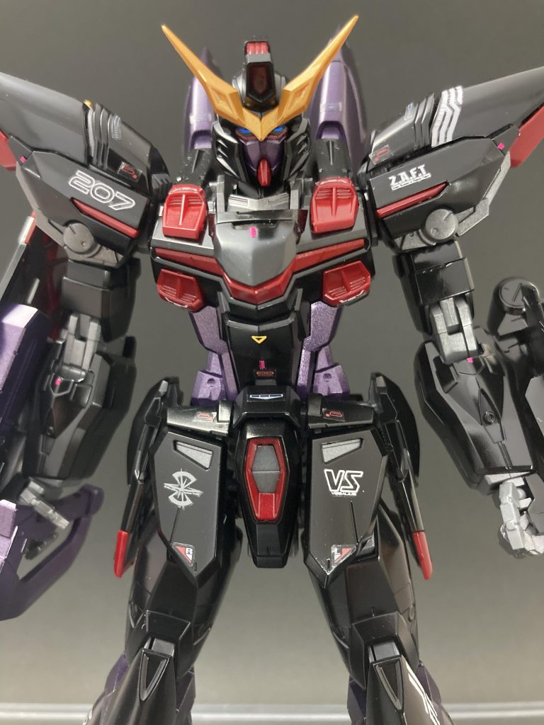 ピンクのラピーテープを貼って手軽にディティールアップを目指しました