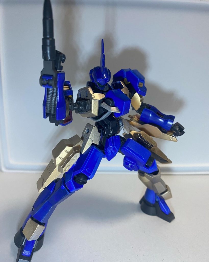 ボールデンアームズのパーツでパイルバンカー風の装備です鉄血らしくて気に入ってます