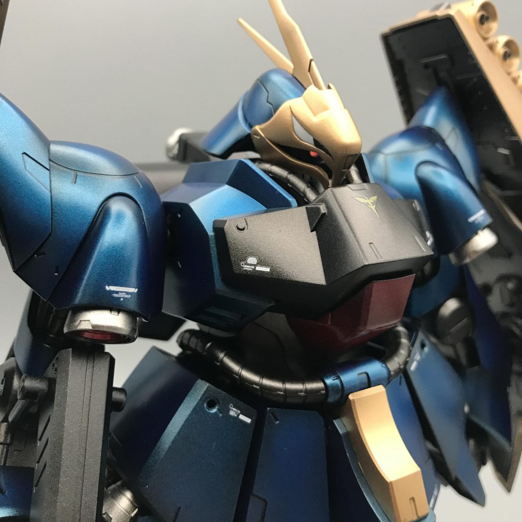 モノアイはVCドームで目のマークも頑張ってマスキングで塗り分けしました