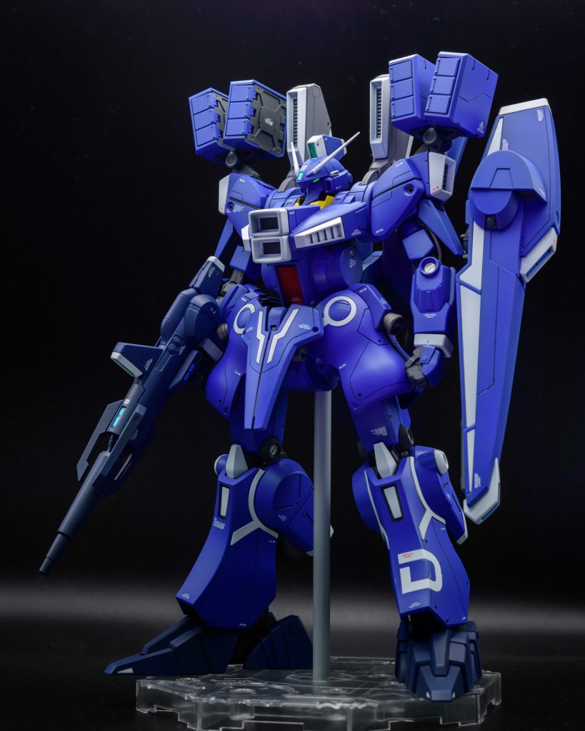 初めて黒立ち上げ塗装に挑戦しましたが、何度も薄吹きするのが面倒であまり上手く出来ませんでした。