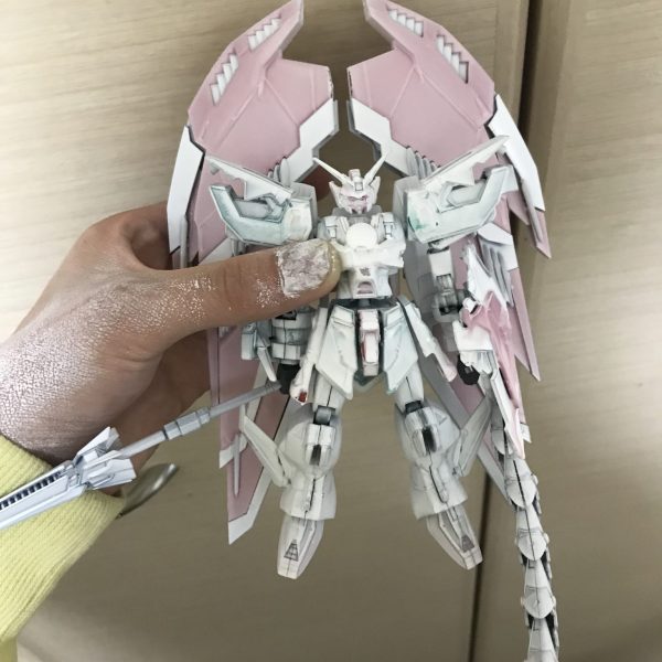 ガンプラ過去作リファイン計画始動！第一回目はアストレイです。すでに完成しているので後日投稿します第二回目はアルトロンで、改造して塗装する段階に入っています今後の展開にご期待ください！