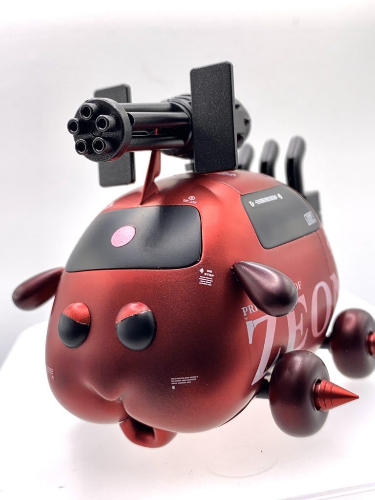 アンテナ、スパイクをいい感じに組み付け。クリアーレッドとディープクリアーレッドでキャンディ塗装。悩んだ結果、実験的に半ツヤでフィニッシュ。とても満足のいく仕上がりに！