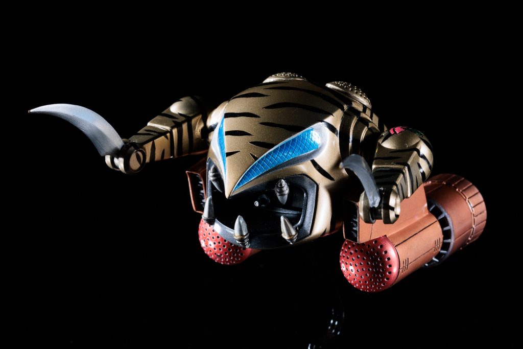 旧キット初めて作ったのですがとても難しいですね。合わせ目消し、マスキング勉強になりました。