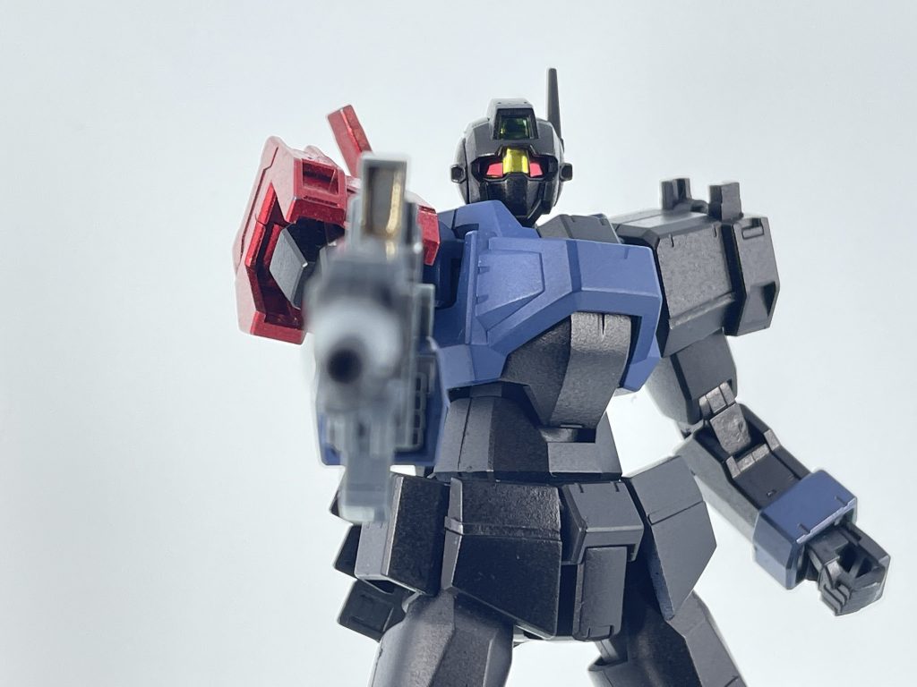 シャルドールのボディが、ボトムズのブラッドサッカーに見えたことからそれっぽいカラーリングに